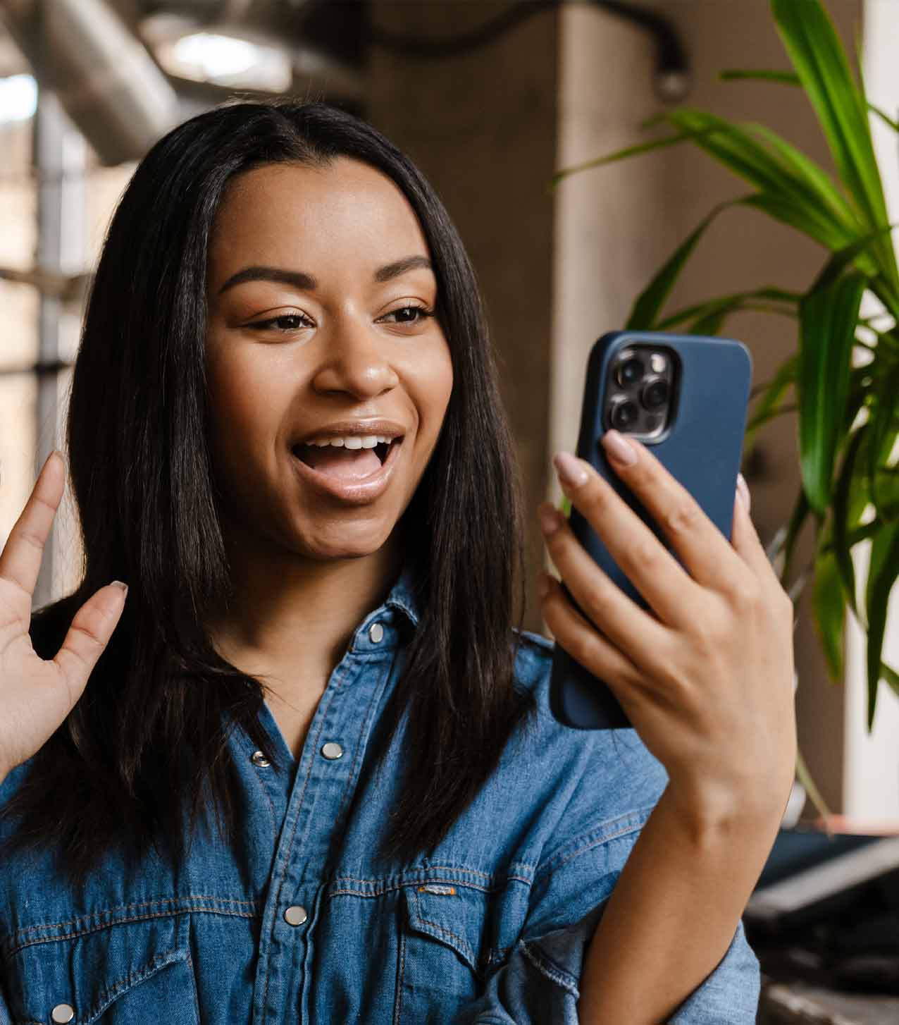 girl accessing video banking on her phone